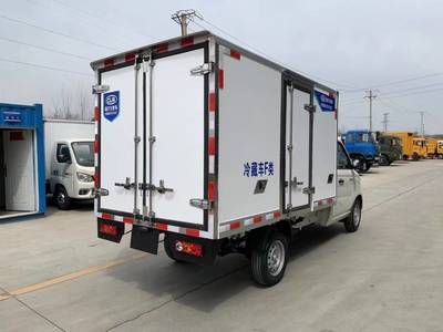 福田小型廂式保溫車 汽油機保鮮冷凍車的工廠直銷與環(huán)保新選擇